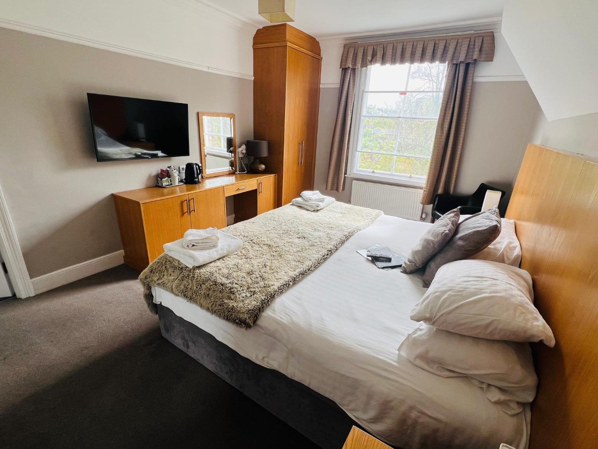 Hedley House & Hotel 3*